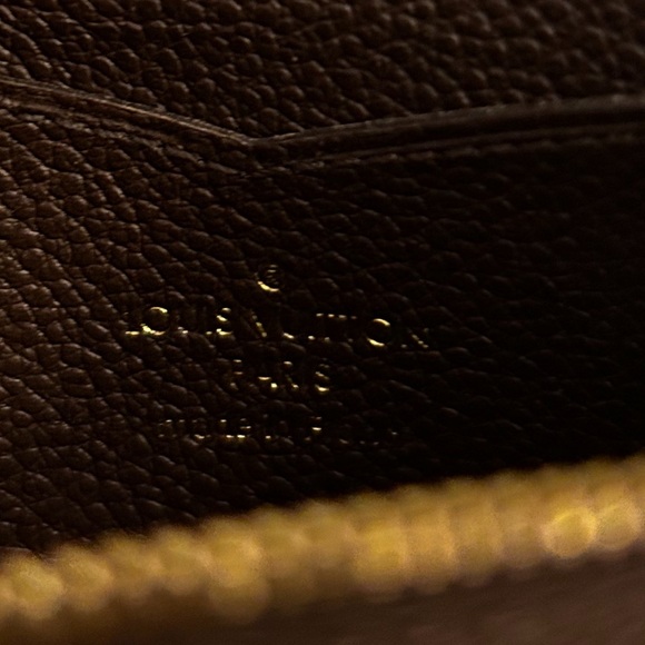 Louis Vuitton Zippy Coin Purse - Picture 13 of 14